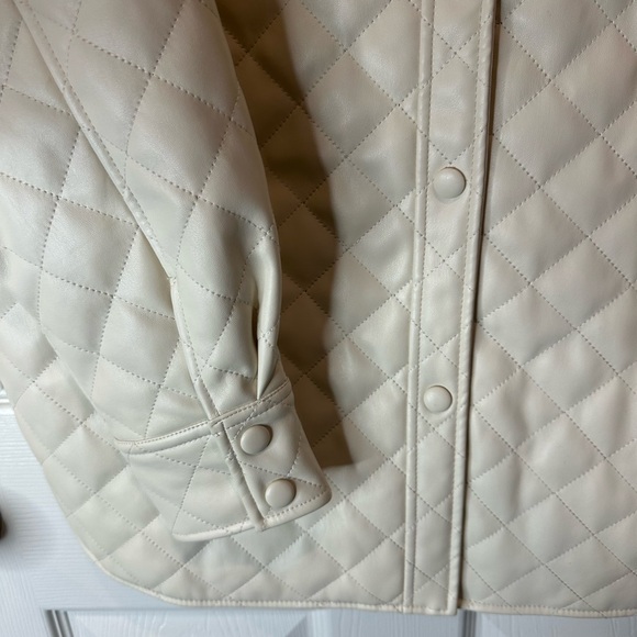 NEW Medium BKE Cream Quilted Faux Leather Utility Jacket New W-out Tags Shacket - Picture 3 of 8
